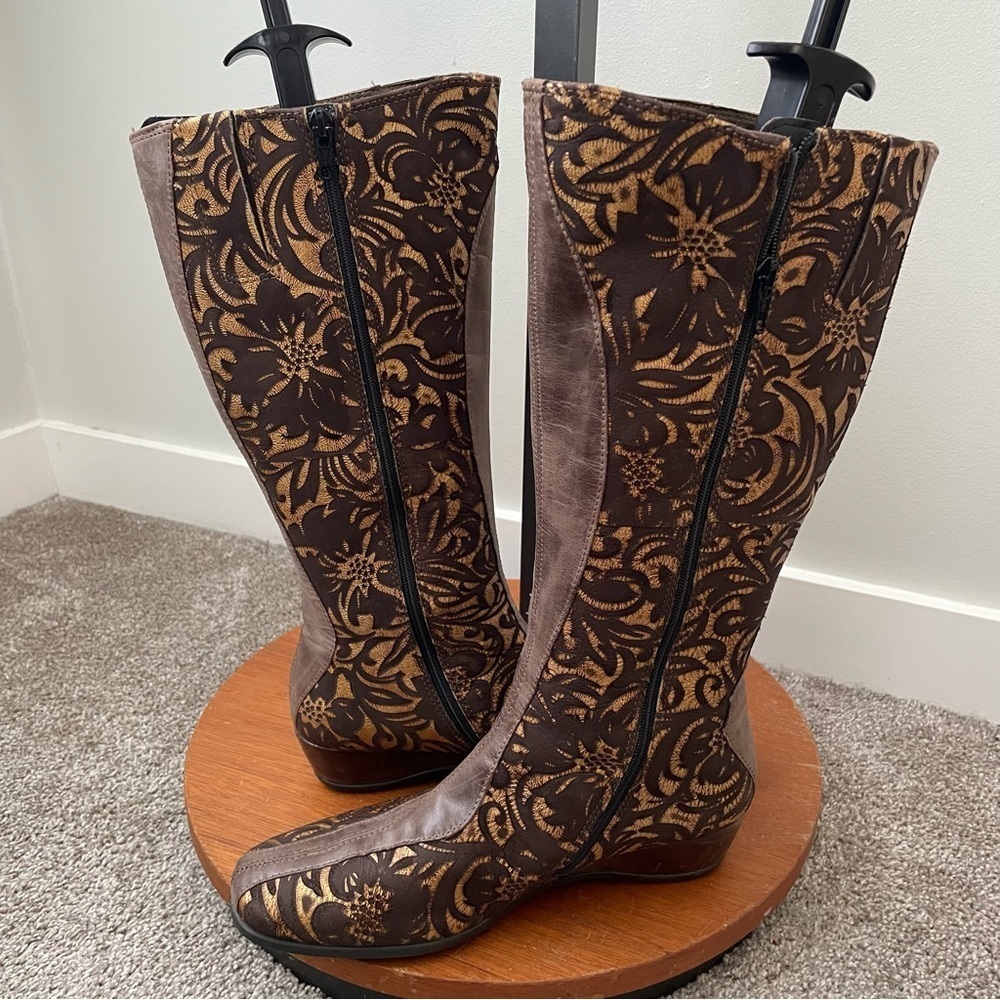 Ecco Floral Leather Gold Panel Tall Boots Knee High Brown Size 38 / 7 / 7.5 - Picture 4 of 8